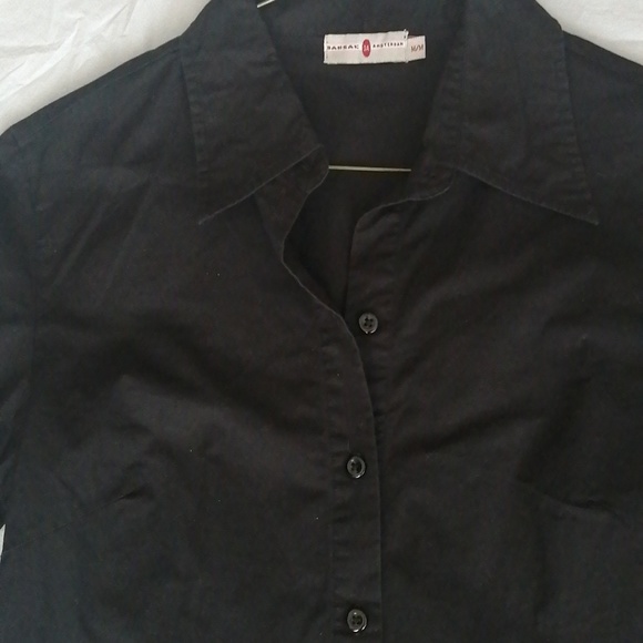 BLACK BASIC LONG SLEEVE BUTTON-DOWN SHIRT - Picture 3 of 4